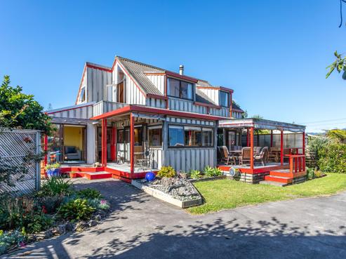 124B Lincoln Road, Whangamata