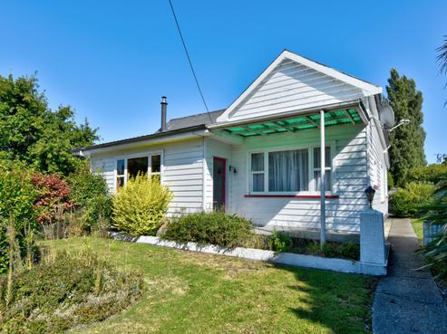 18 River Street, Mataura