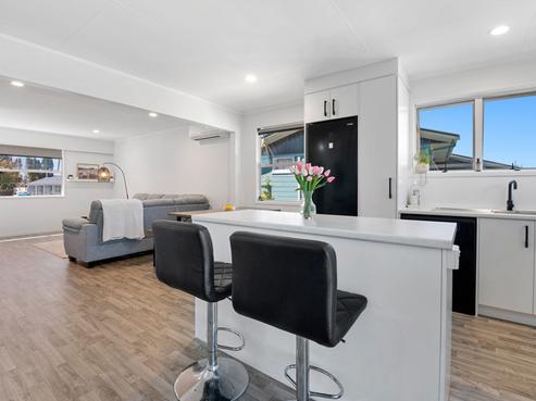70 Alison Street, Mangakakahi