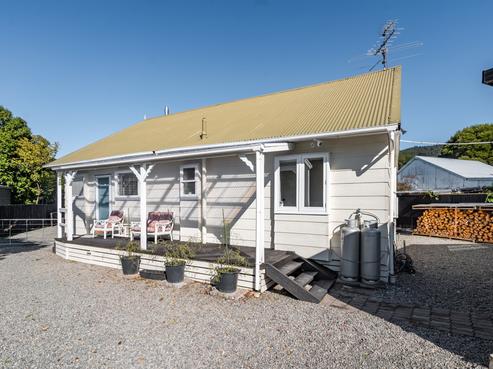 11 Ludlam Street, Featherston