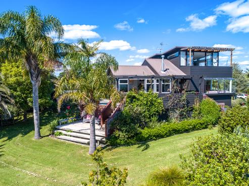 19 Esslin Road, Surfdale