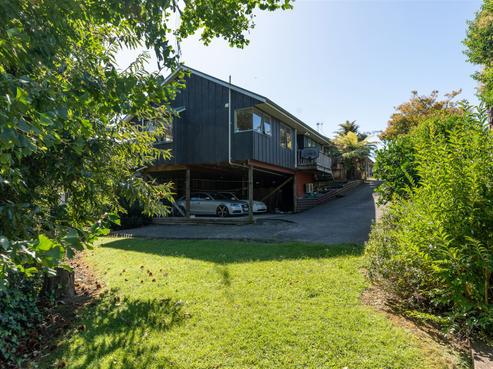 17B Morrison Crescent, Deanwell