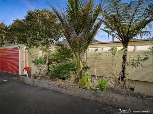 12 Versailles Street, Karori