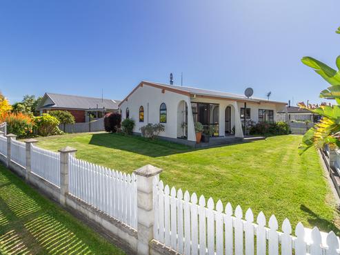 28 Perry Crescent, Greenmeadows