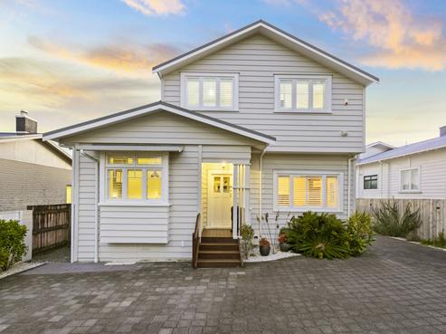 22 Onewa Road, Northcote Point