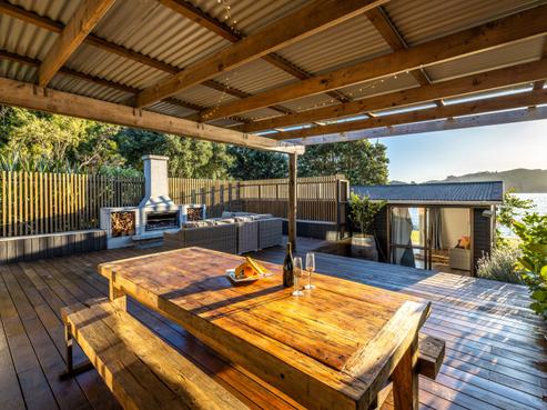 111 Hunterville Road, Waiheke Island