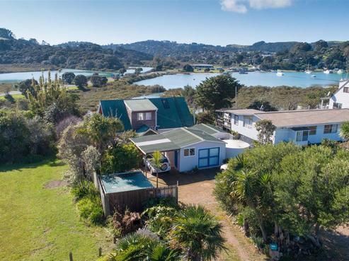 13 Shelly Beach Road, Surfdale