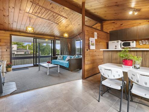 184B Clayton Road, Mangakakahi