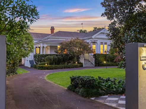 59 Mount St John Avenue, Epsom