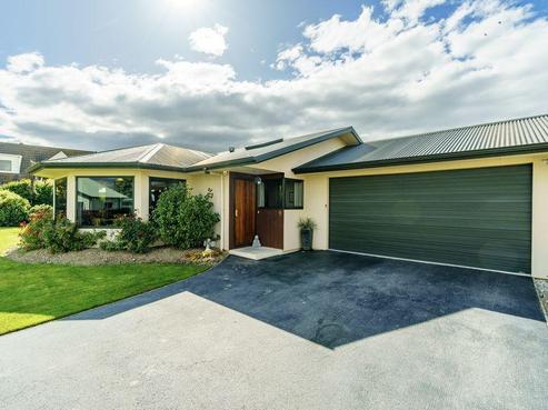 9 Mayfair Grove, Alexandra