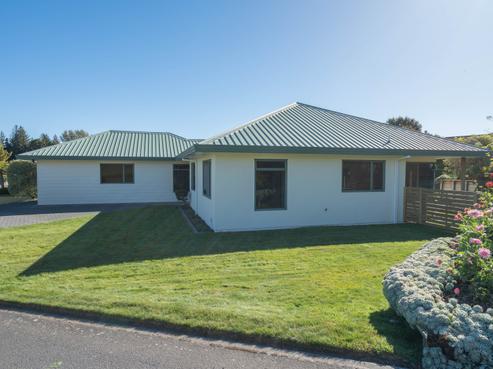 11 Balmoral Drive, Hilltop