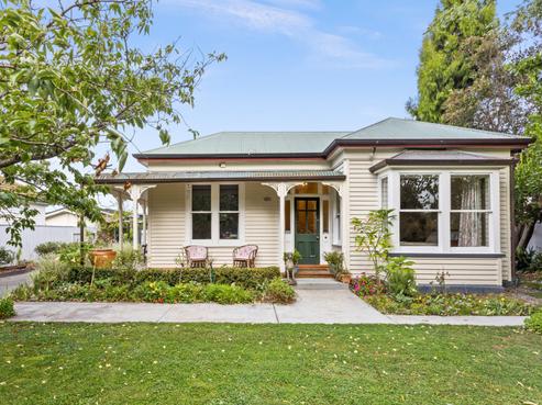 11 Bowling Road, Greenmeadows
