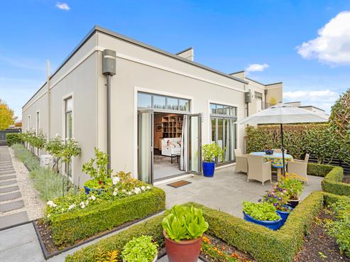 36 Country Club Terrace, Northwood