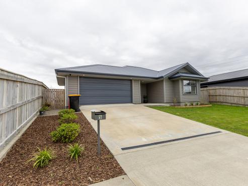 5 Sardinia Grove, Fitzherbert