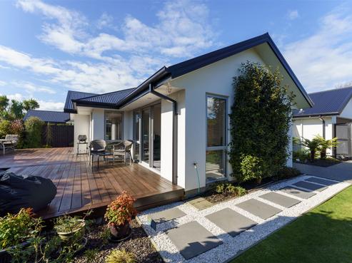 6 Hadlow Place, Burnside