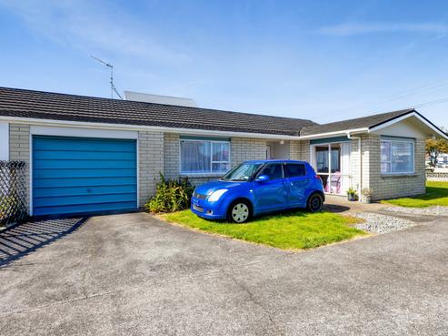24 Surrey Street, Hawera