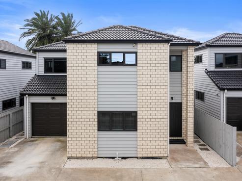 16B Kelvin Road, Papakura