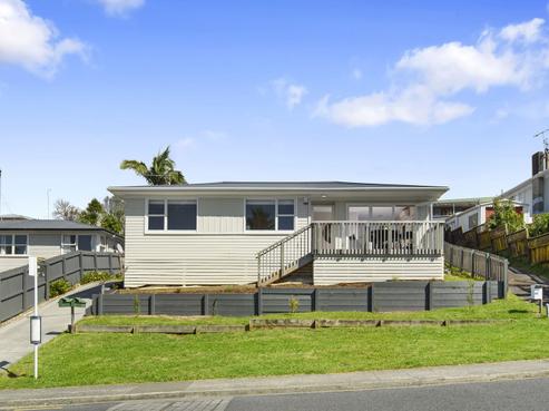 62 Lauderdale Road, Birkdale