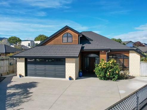 8 Quadrant Heights, Paraparaumu