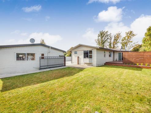 27 Kimberley Grove, Westbrook