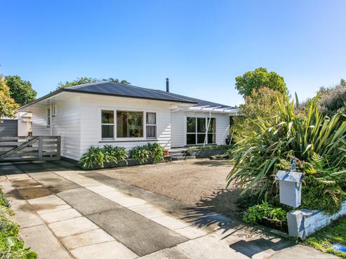 8 Charles Street, Riverdale