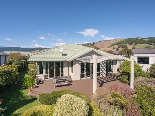 19 Olympus Way, Richmond