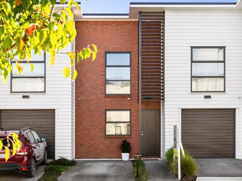 5 Richard Petterd Way, Swanson