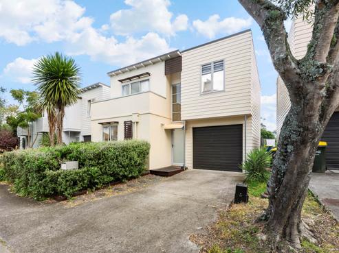 6 Albionvale Road, Glen Eden