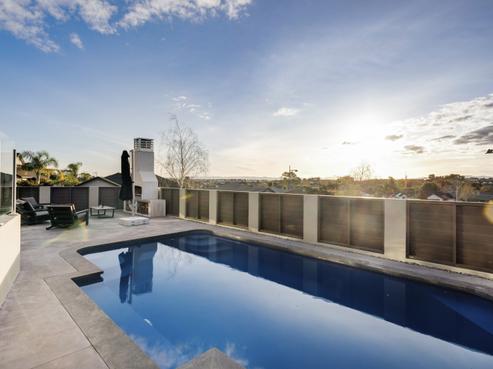 4 Hawkridge Rise, Huntington