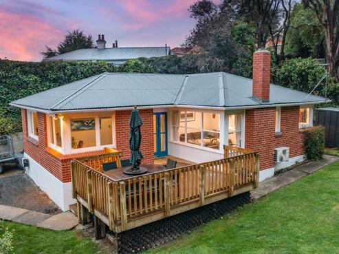 5 Crosby Street, Mornington