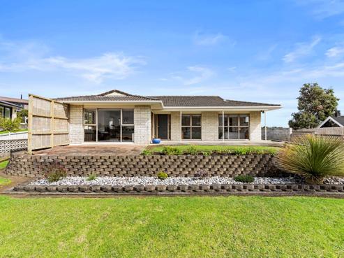 33 Rushden Terrace, Red Beach