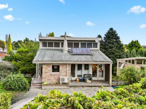25 Queenwood Avenue, Queenwood