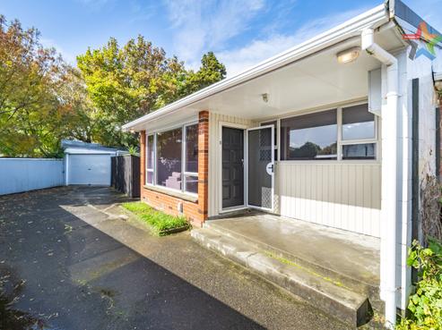 5 Amberley Grove, Central Hutt