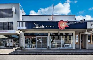 Retail in High-End Manukau Road