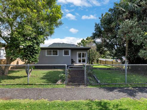 1 Park Street, Hikurangi