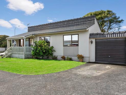 1/31 Akoranga Drive, Northcote