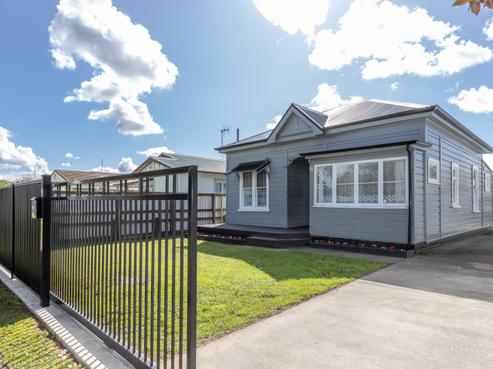 615 Queen Street West, Saint Leonards