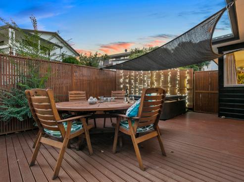 10 Springtime Crescent, Stanmore Bay