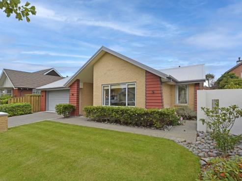 75 Beechwood Drive, Northwood