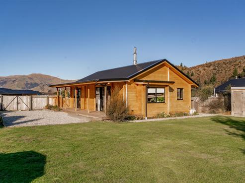 22 Cooper Crescent, Luggate