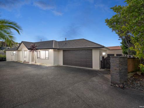 32 Les Fisher Place, Pukekohe