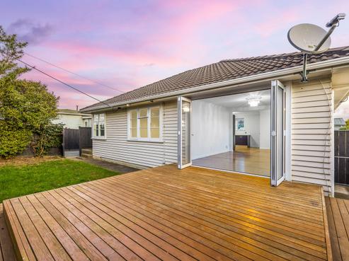 182 Waimumu Road, Massey
