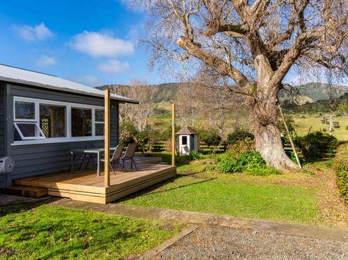 52 Hooks And Hall Road, Omapere