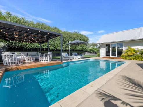 15 Angiangi Crescent, Beachlands