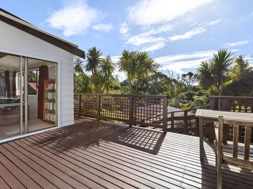 2 Rokewa Way, Paparangi