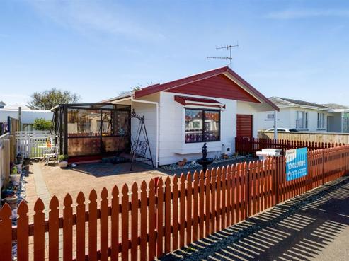 4 Surrey Street, Hawera