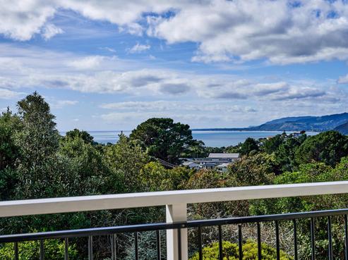 4 Kapekape Place, Pukerua Bay