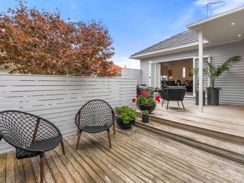 15 Riddell Road, Glendowie