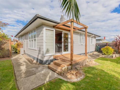 18 Neal Crescent, Onekawa