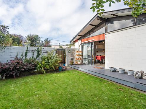 168 Saint Johns Street, Bromley